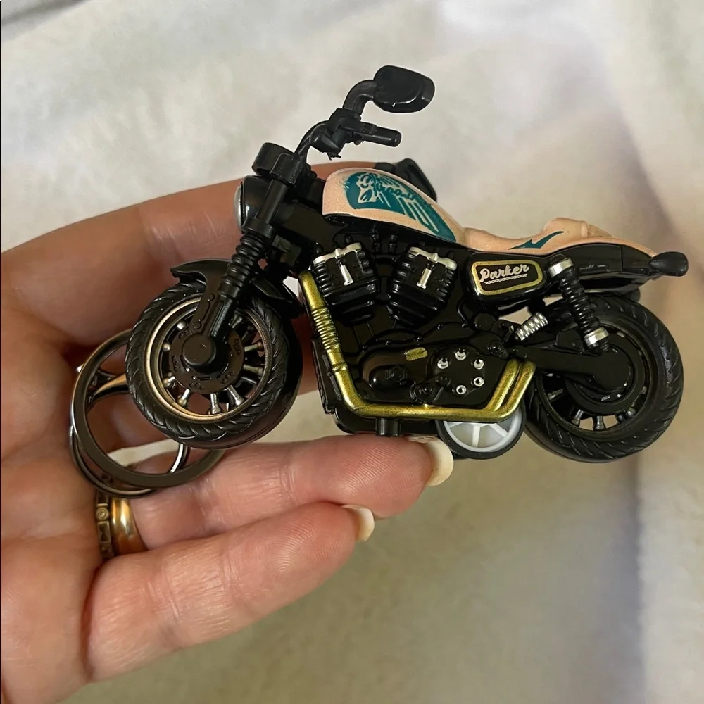 Parker Black and peach Cream Motorcycle Keychain new with lobster clip